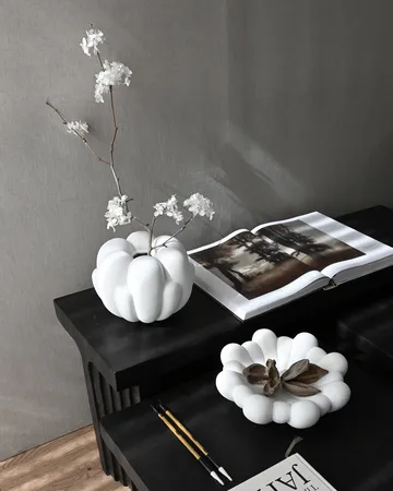 Bloom Tray bowl medium Ø28.5 cm - Bone white - 101 Copenhagen