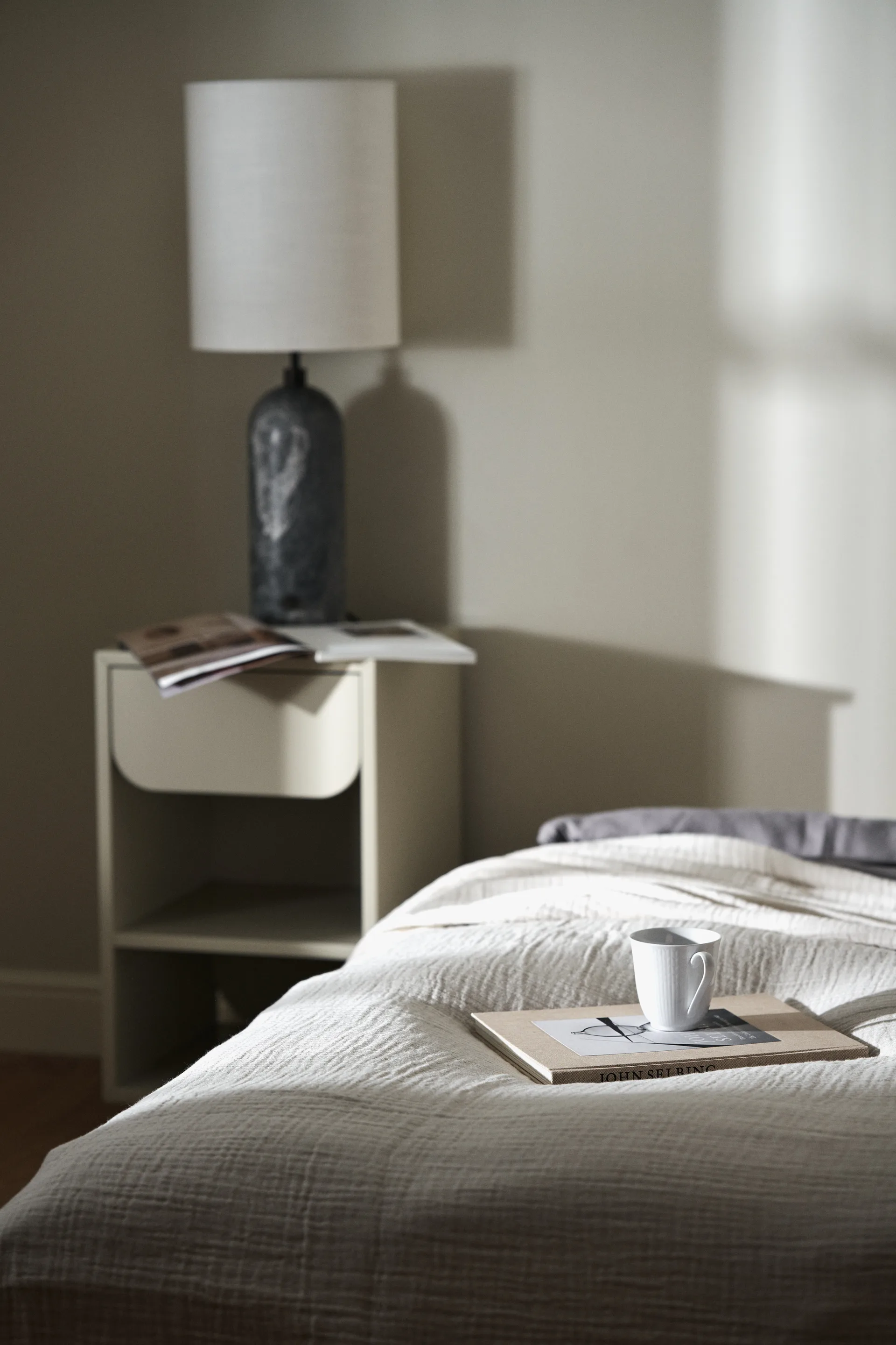 Vidja bedside table, Sand 1898