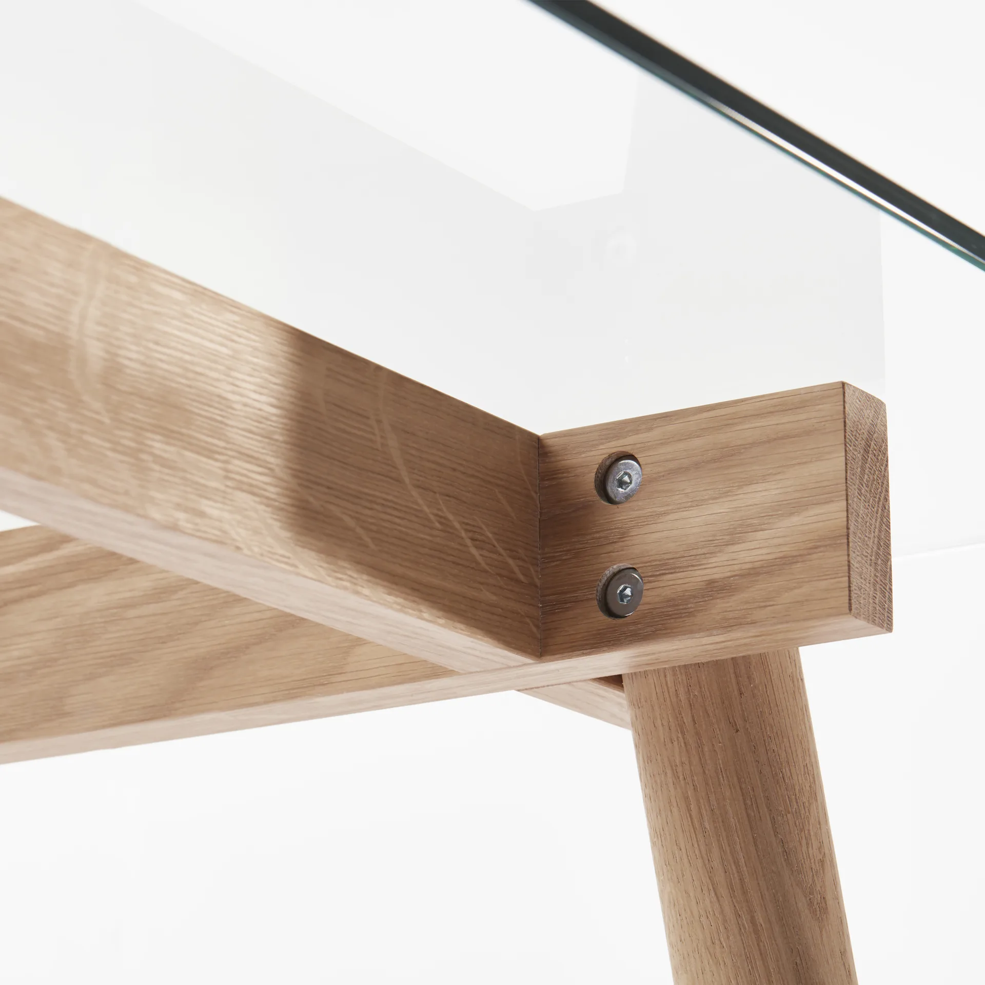 Corners dining table, Oak white oil.glass A2