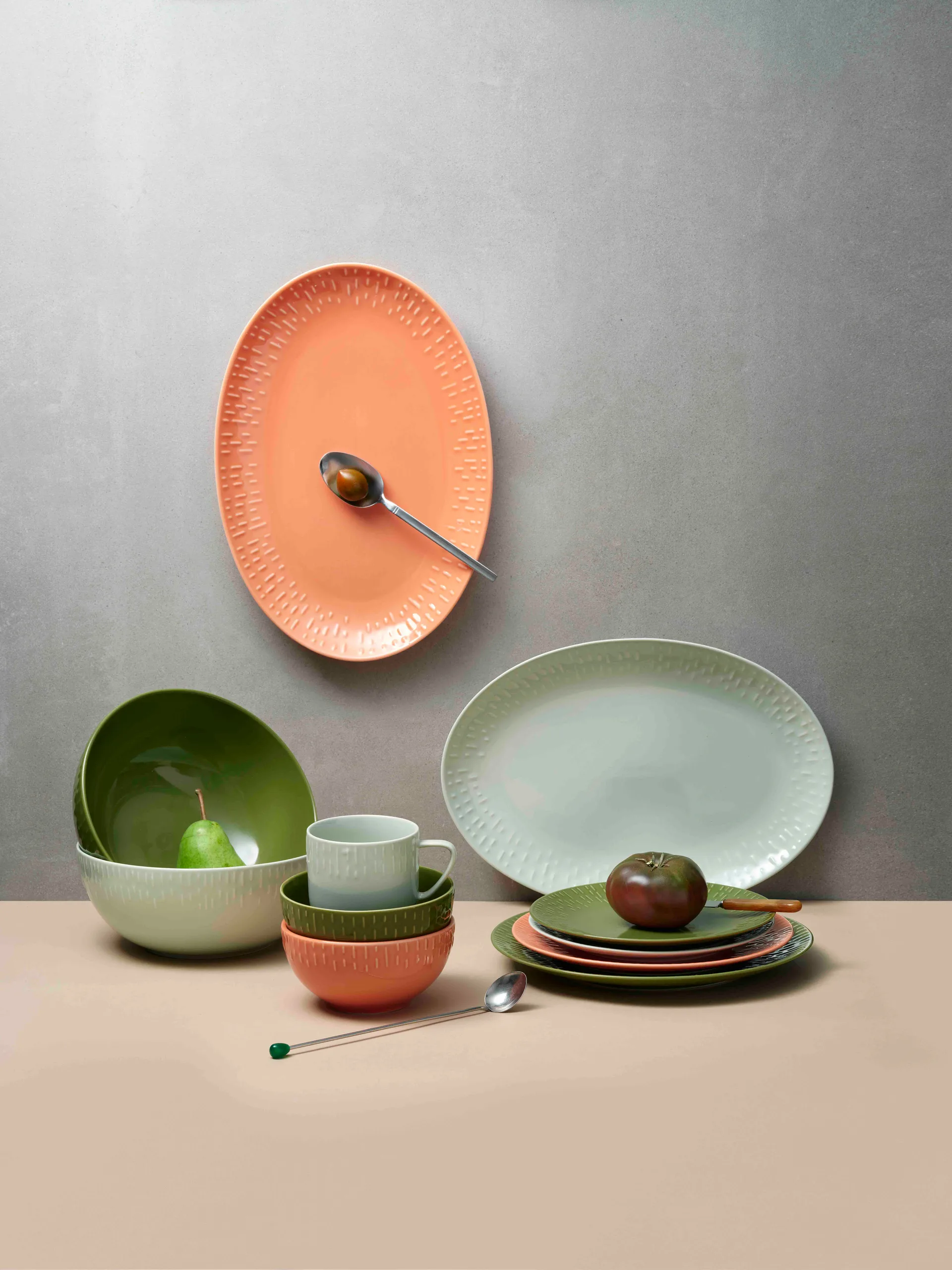 Confetti oval platter, Pistachio, 25.5x36 cm Aida