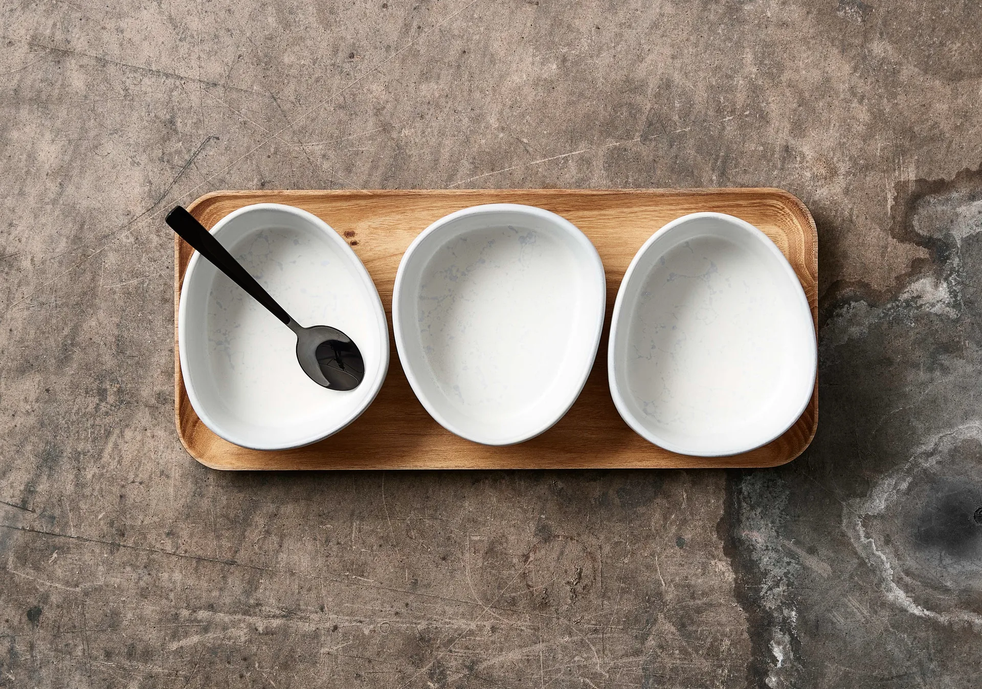 Raw dessert spoon 4-pack, Black Aida