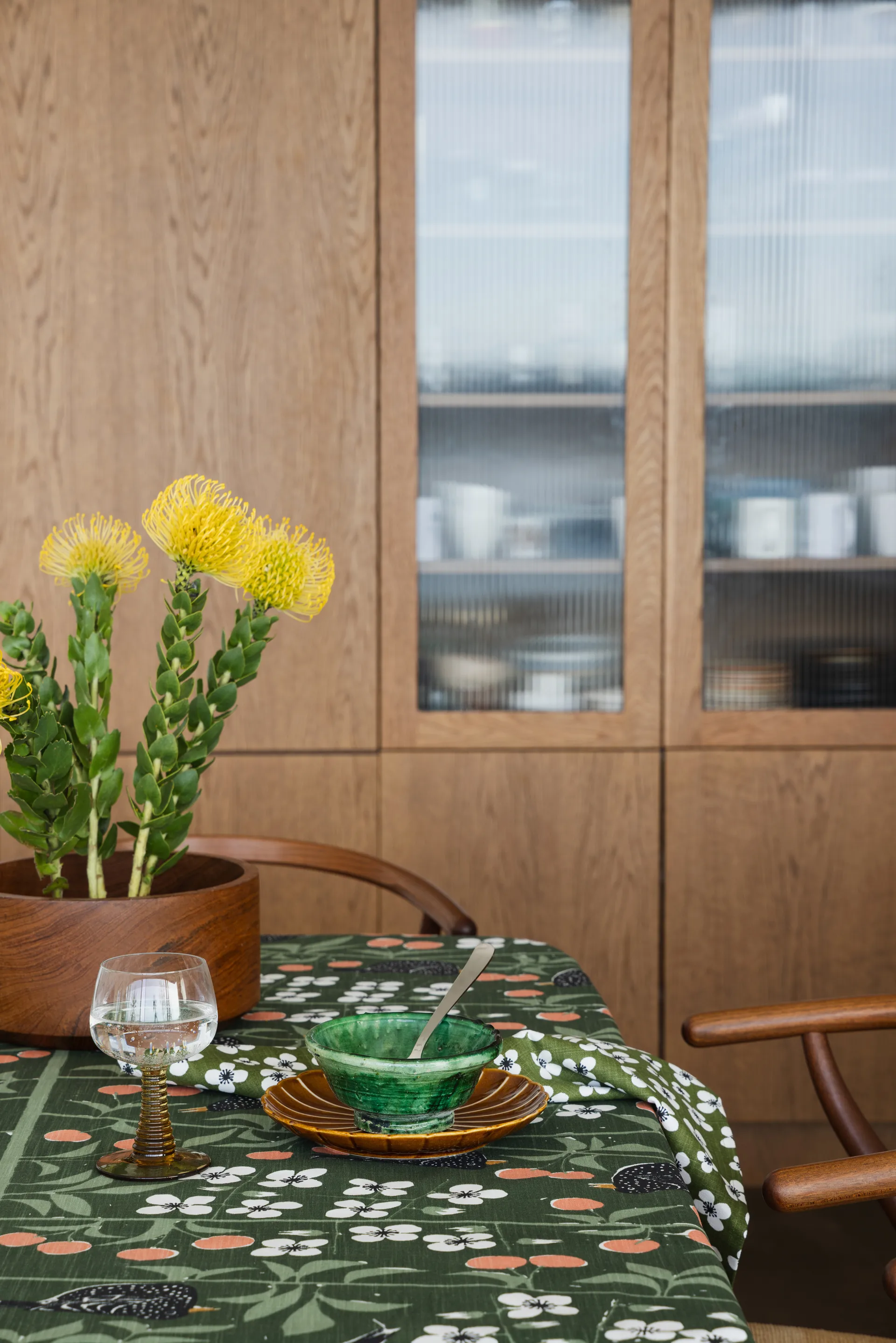 Cherry Garden tablecloth, Dark green, 145x250 cm Almedahls