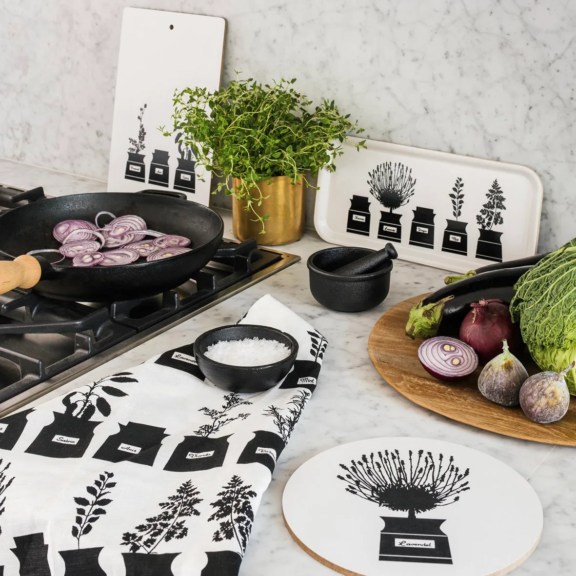 Persons kryddskåp kitchen towel black edition, 47x70 cm Almedahls