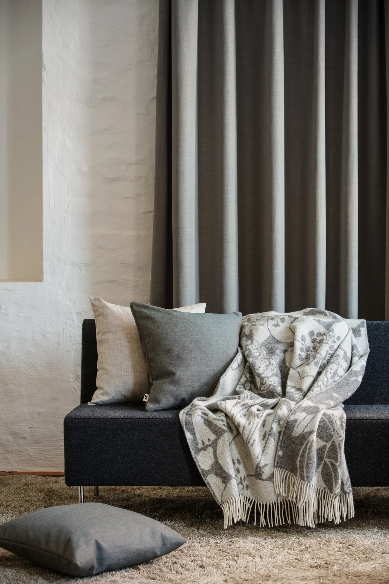 Skogen throw 130x170 cm, Grey-off white Almedahls