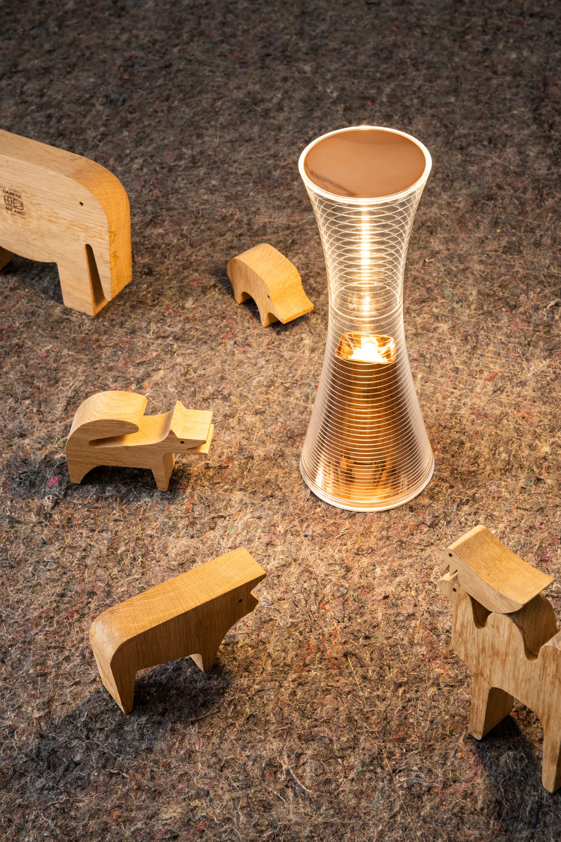 Come Together portable table lamp 26.5 cm, Copper Artemide