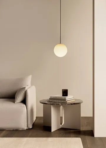 Androgyne side table - Crystal Rose marble-ivory steel, Ø65 cm - Audo Copenhagen