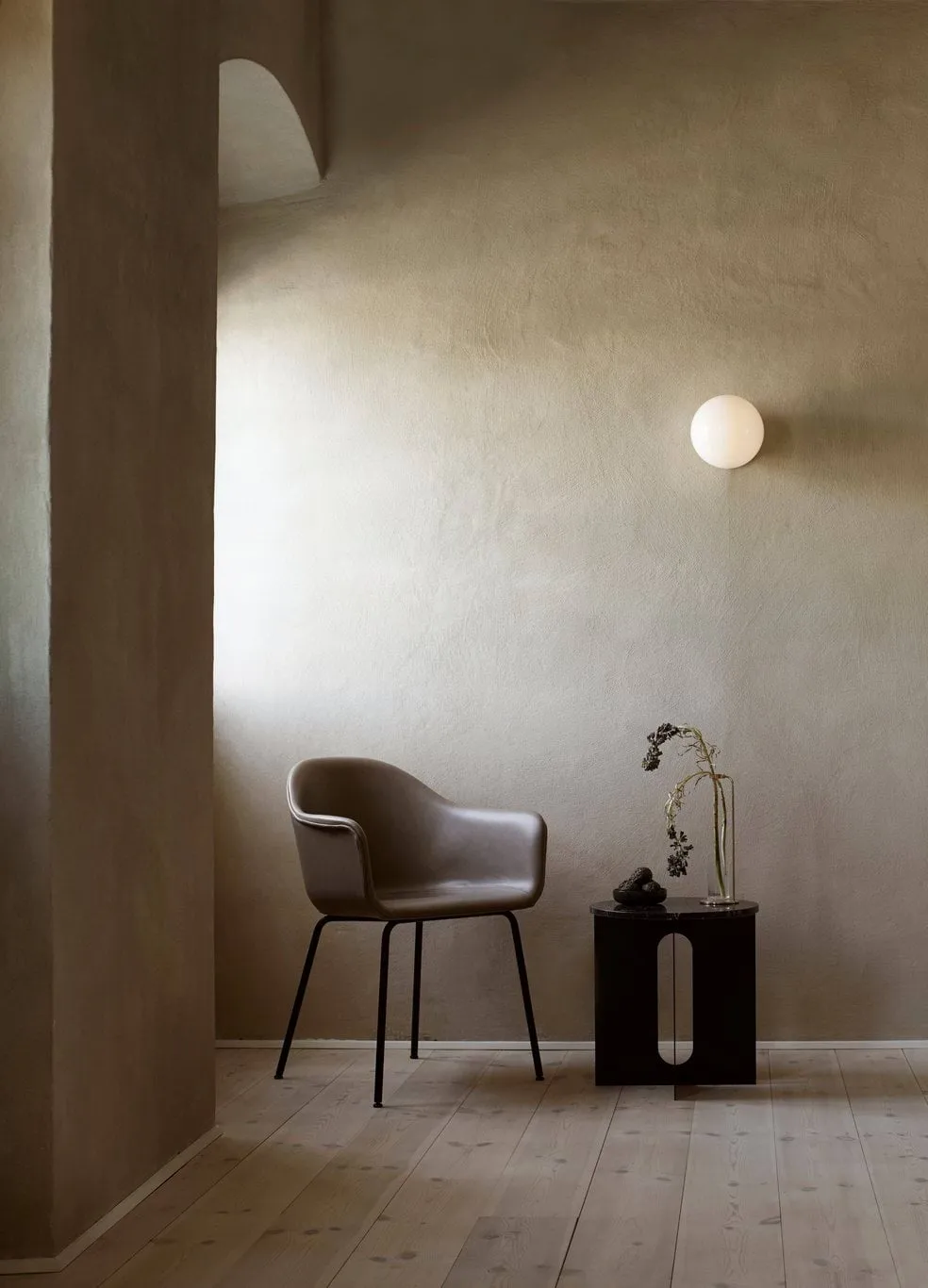 Androgyne side table, Emperador marble-ivory steel, Ø42 cm Audo Copenhagen