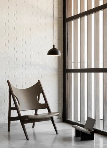 Knitting lounge armchair - Walnut-Logan Jasmine - Audo Copenhagen