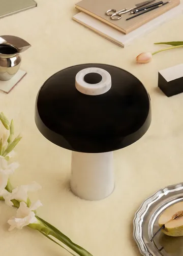 Reverse table lamp 30 cm - Carrara-black - Audo Copenhagen
