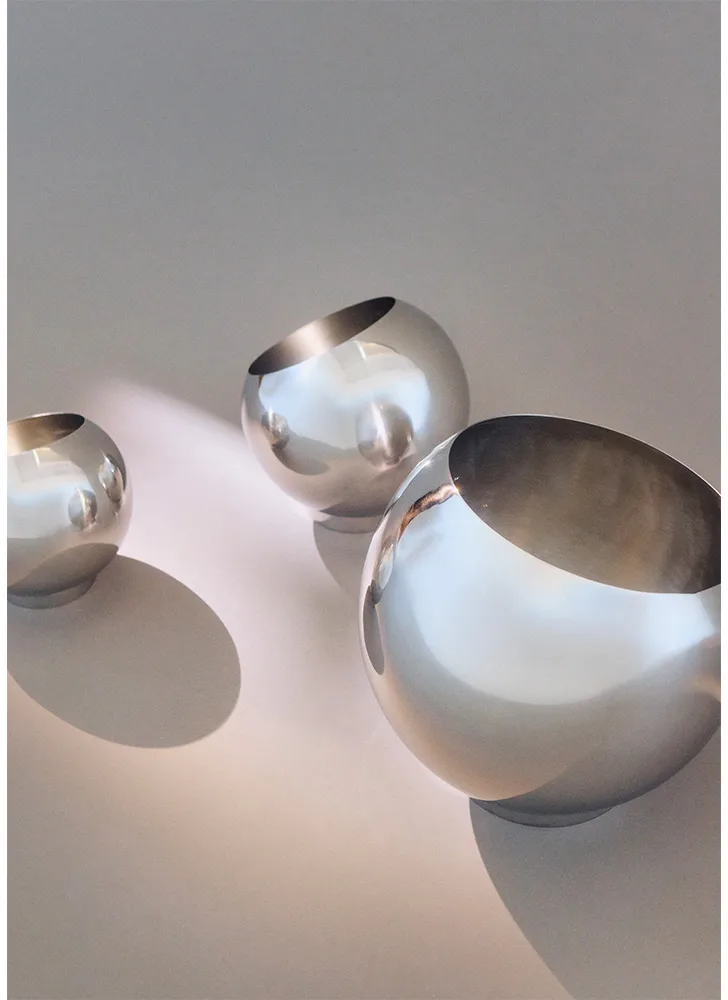 Globe flowerpot Ø30 cm, Silver AYTM