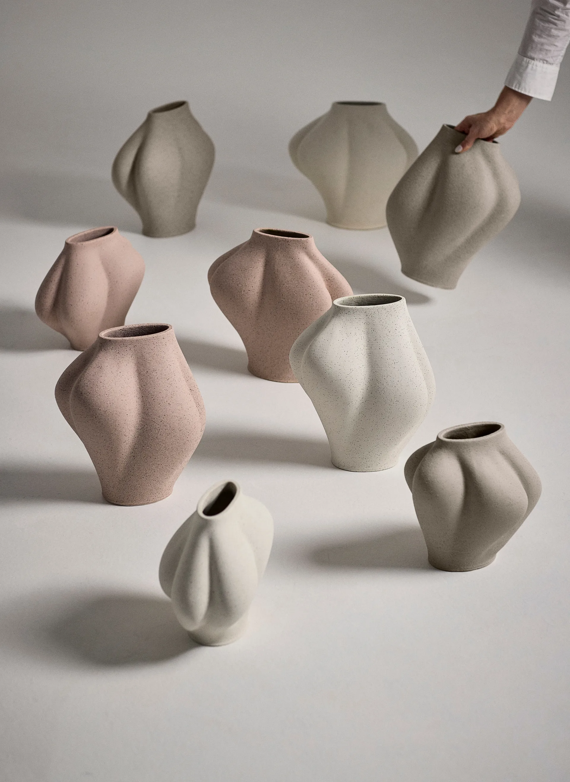 Saltare vase, Cream, Ø13.8x30 cm AYTM