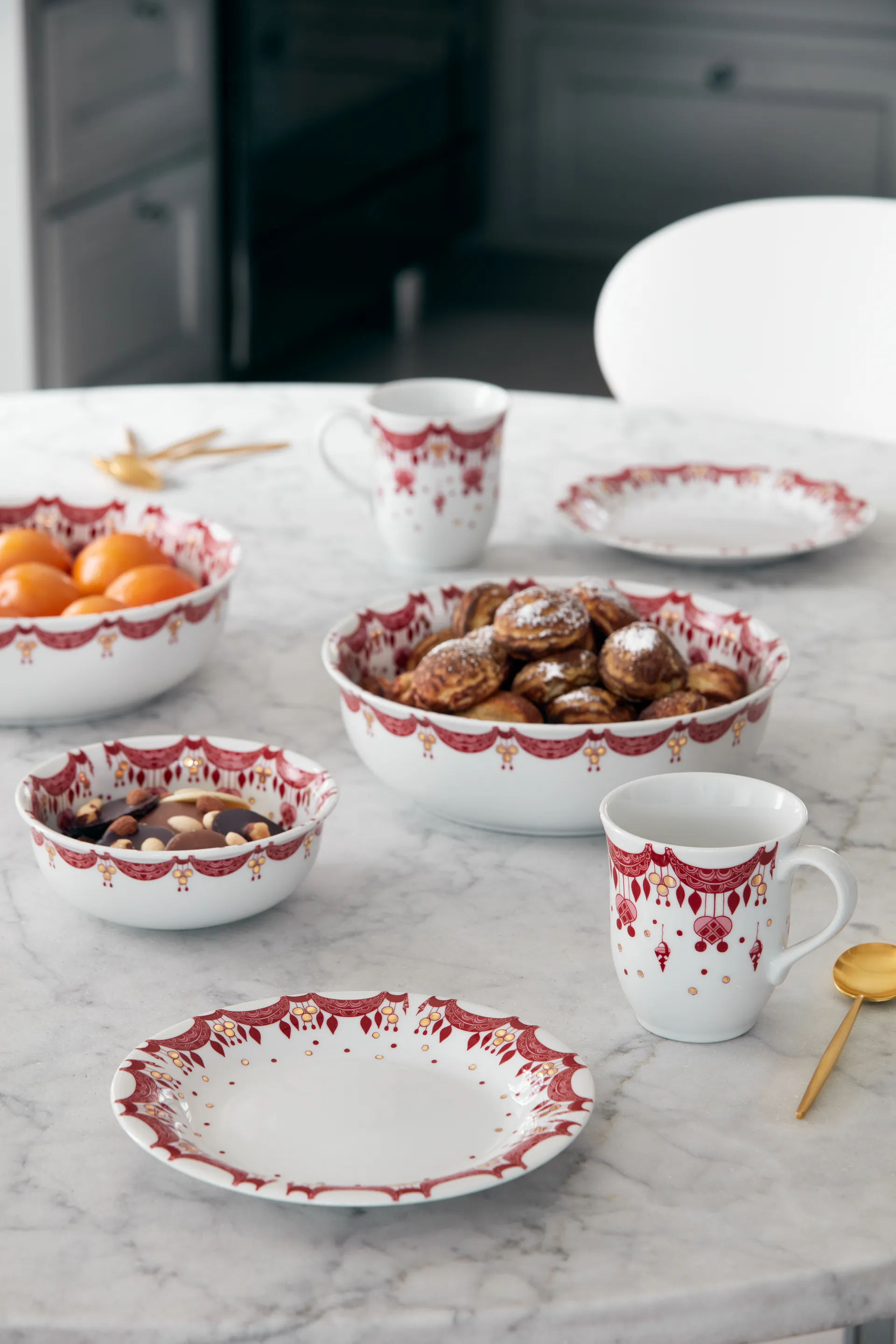 Bjørn Wiinblad Christmas mug 35 cl, red Bjørn Wiinblad