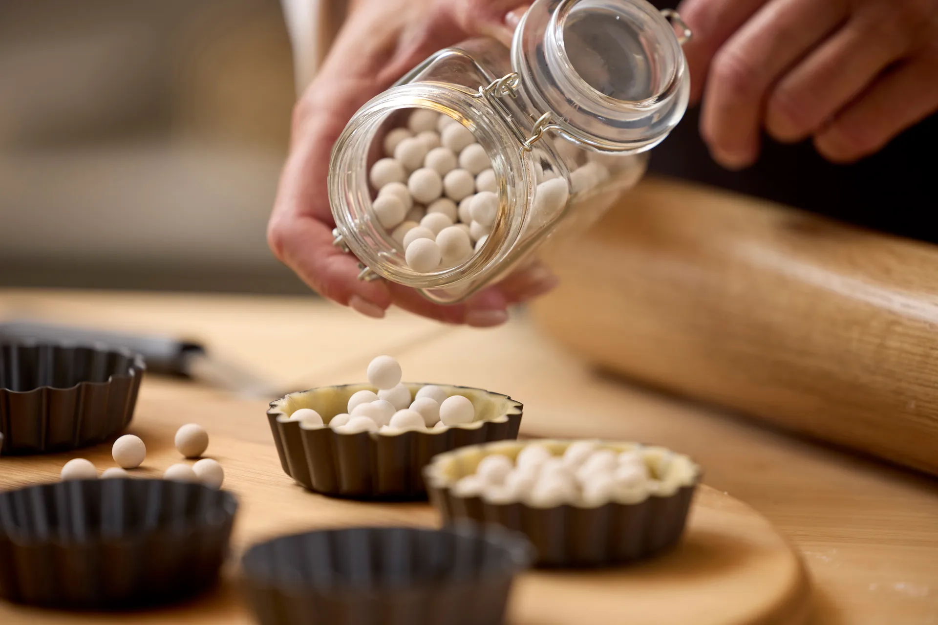 Blomsterbergs baking balls ceramic, White Blomsterbergs