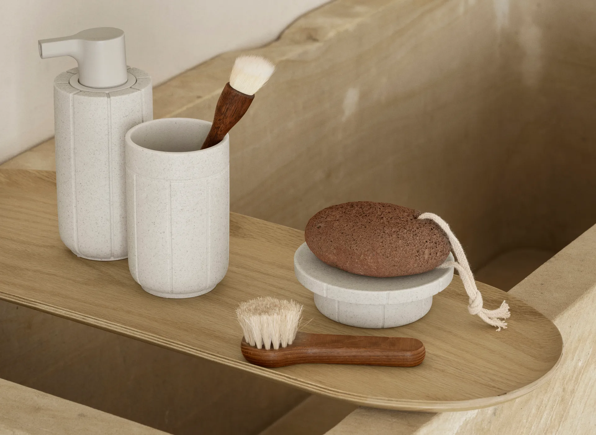 Kua soap dish, Moonbeam, Ø11x3.5 cm blomus