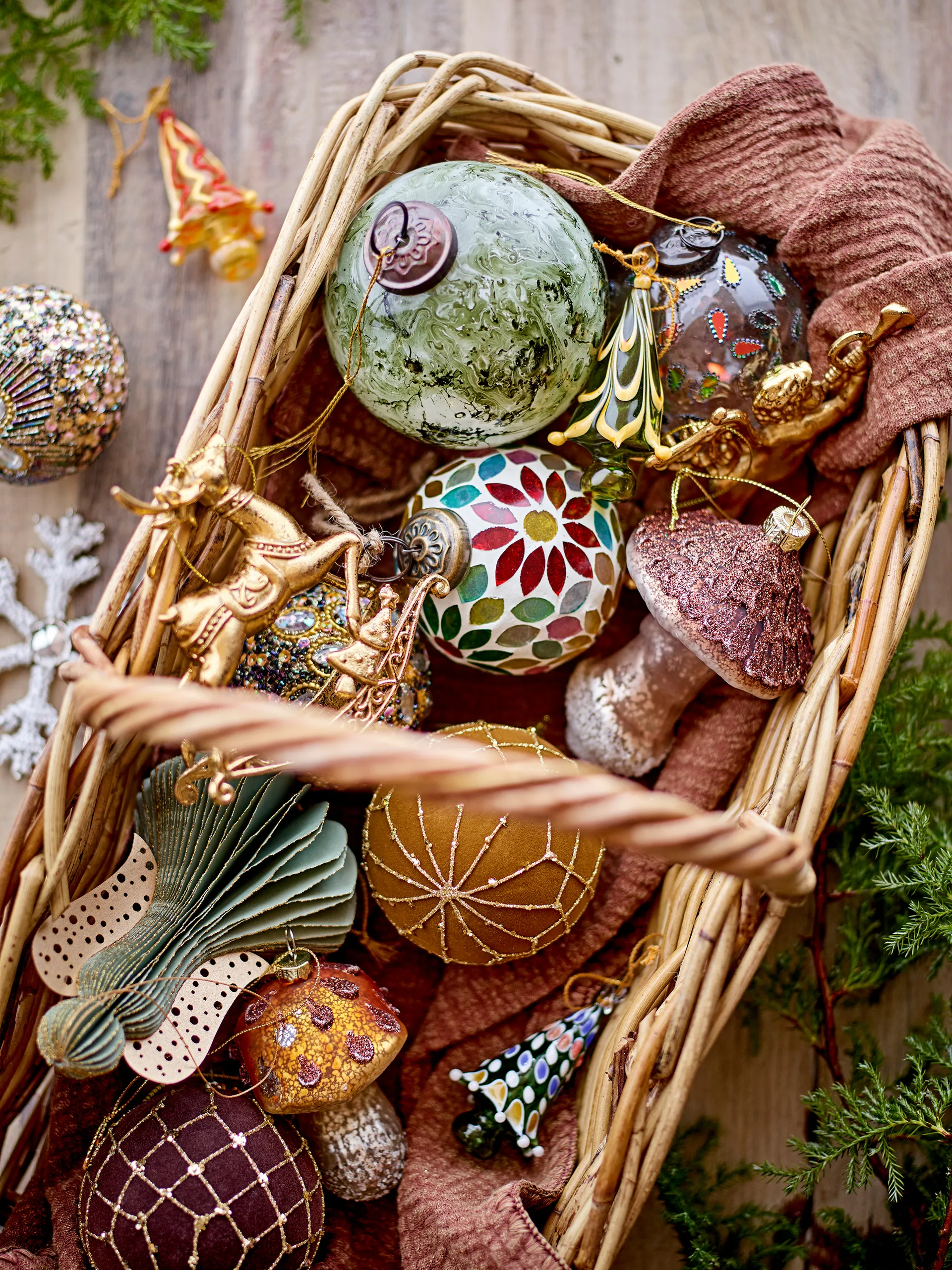 Anisa Christmas ornaments 3 pieces, Brass Bloomingville