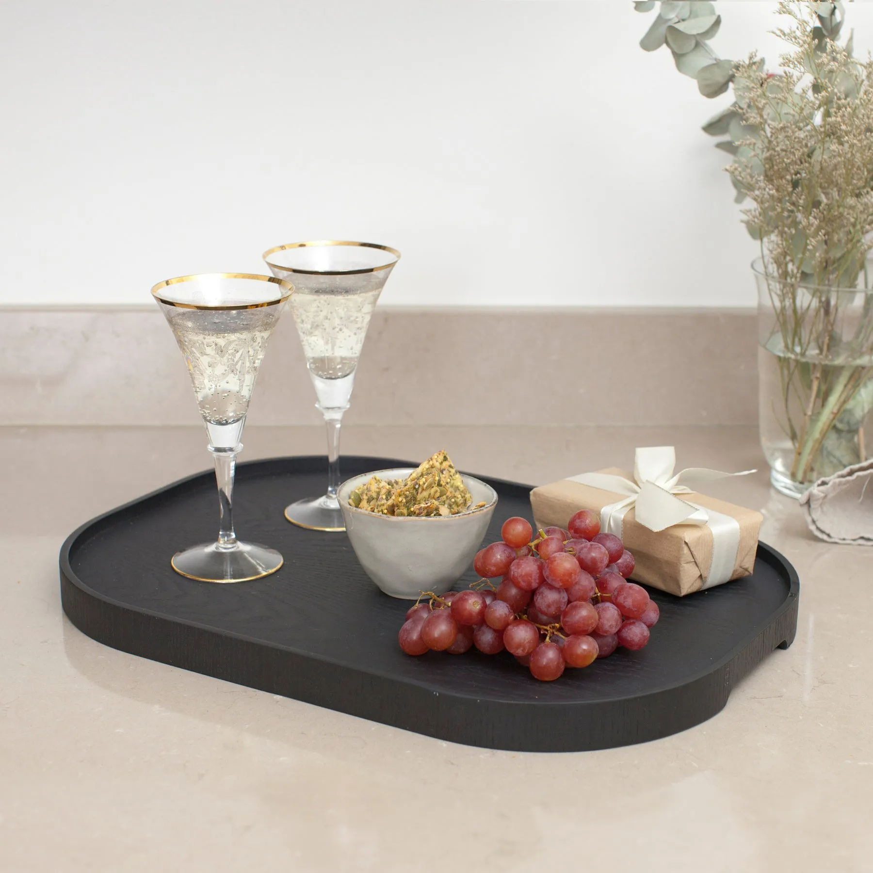 CurveLine™ Serving Tray anti-slip 47x34 cm, Black willow wood Bosign