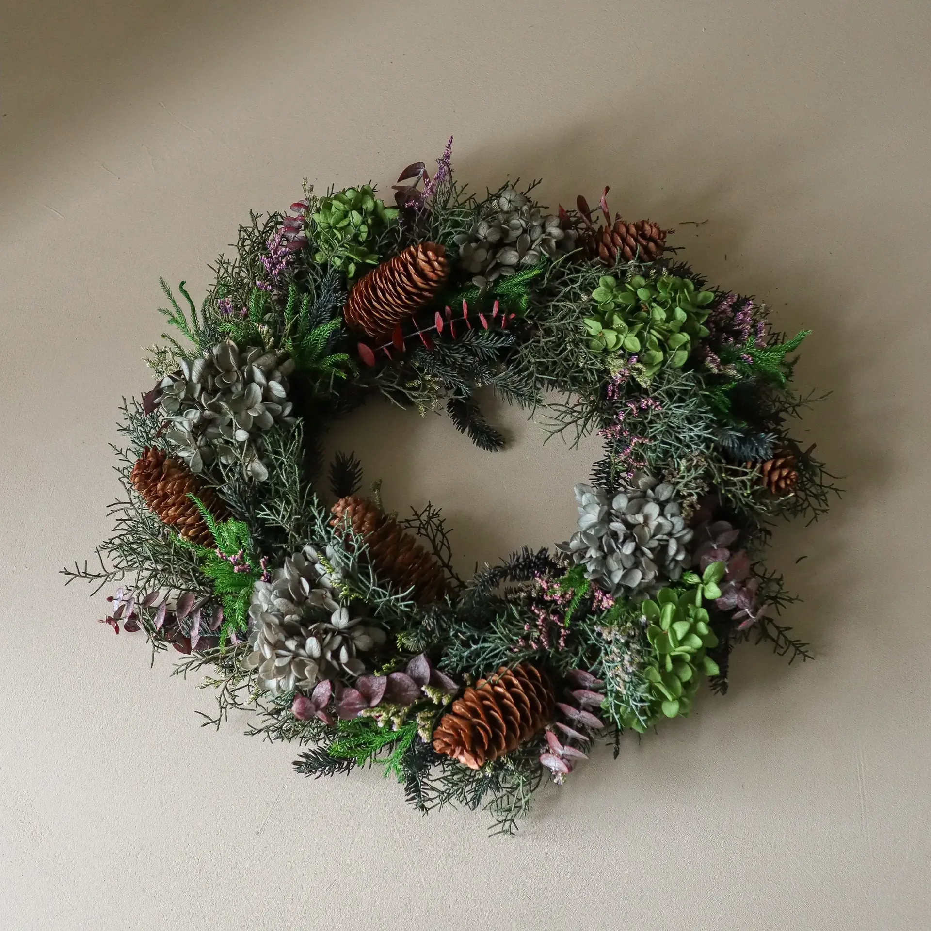 Botanical Forest Wreath wreath, Hydrangea-eucalyptus-pine branches-cones, Ø40 cm Botané