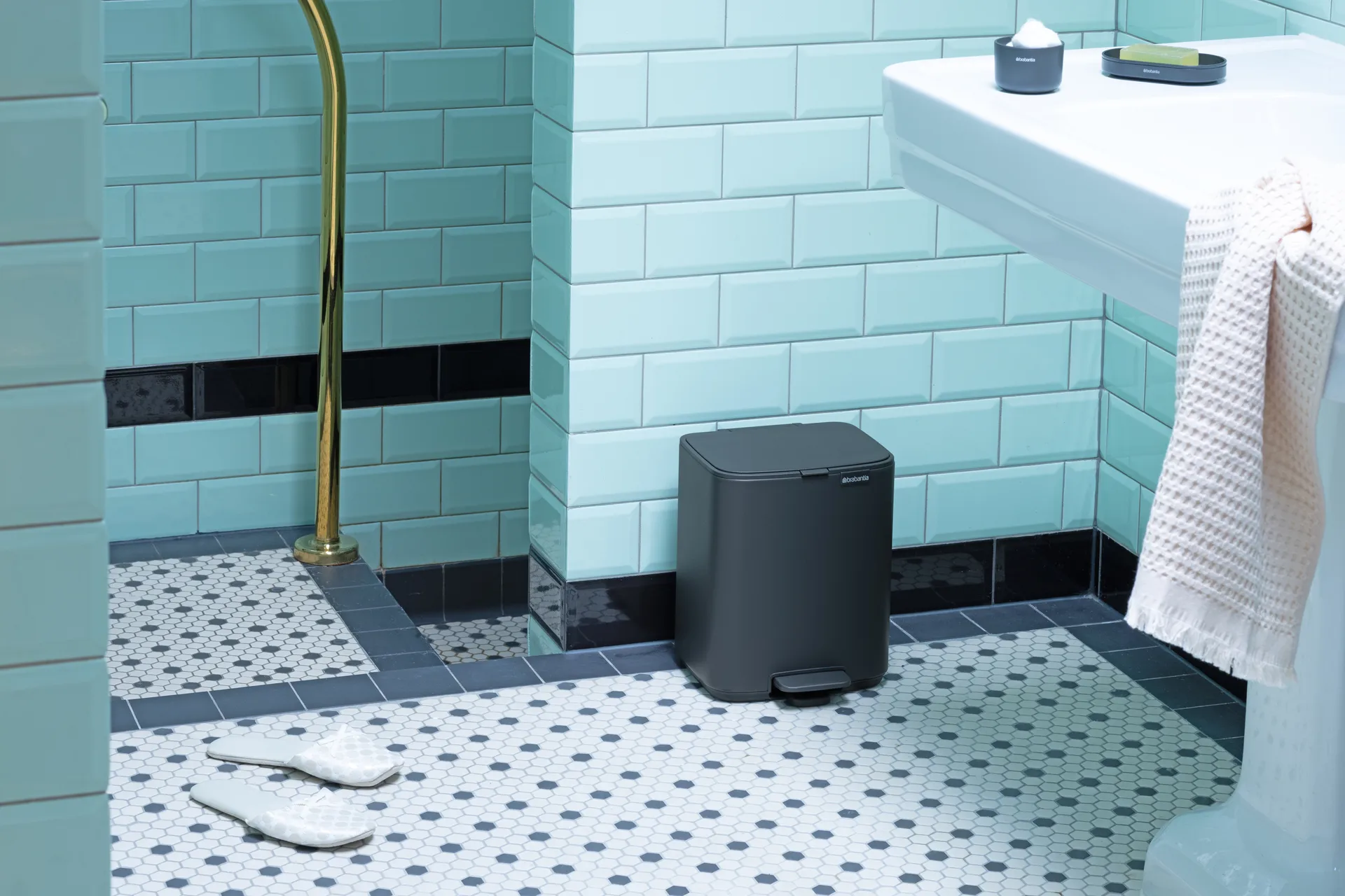 Bo pedal bin 7 L, Mineral Infinite Grey Brabantia