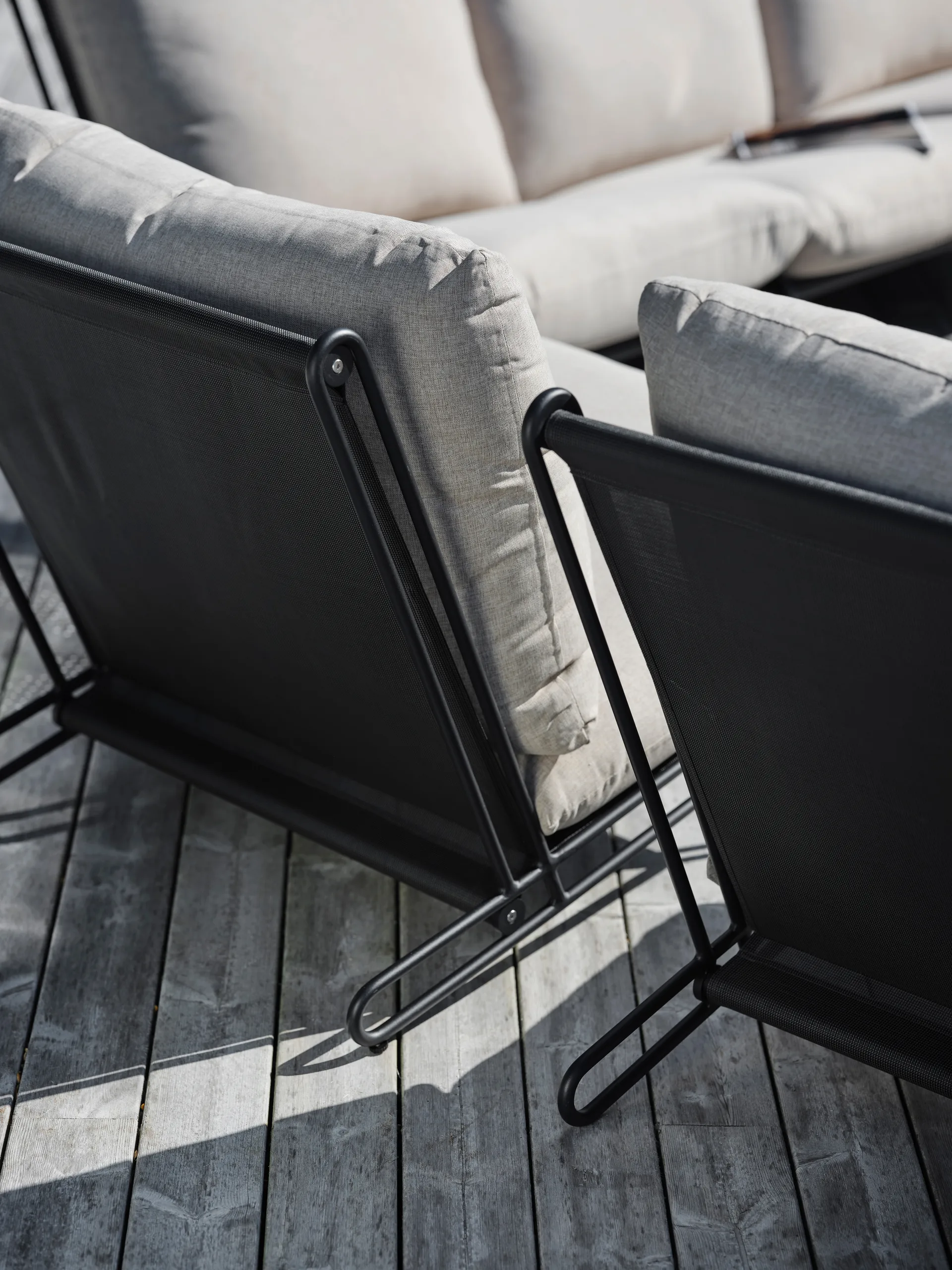 Blixt lounge chair, Black-sky grey Brafab
