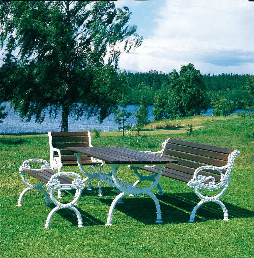 Byarum Bench, Pine impregnation, black stand Byarums bruk