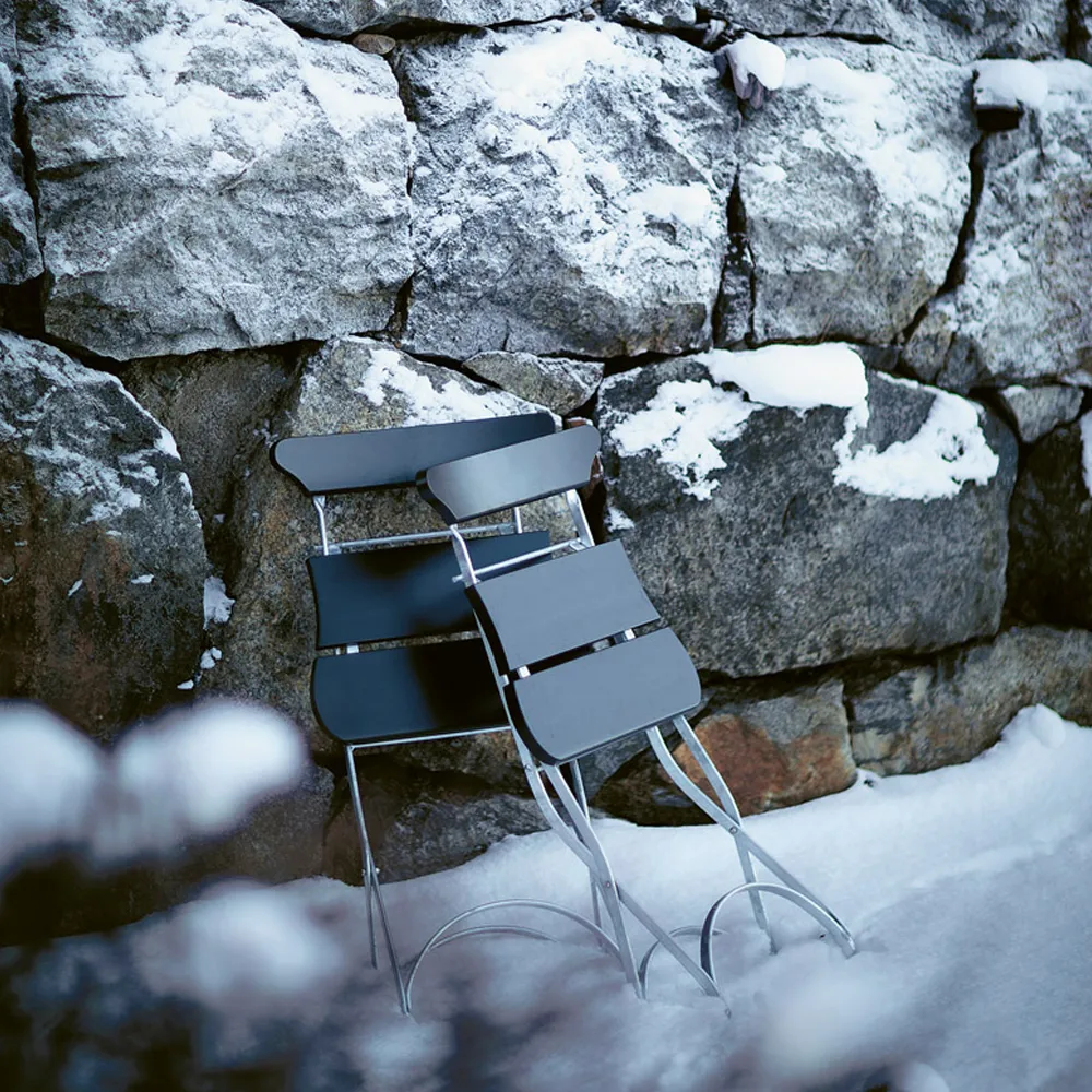 Classic No.2 chair, Green, black stand Byarums bruk