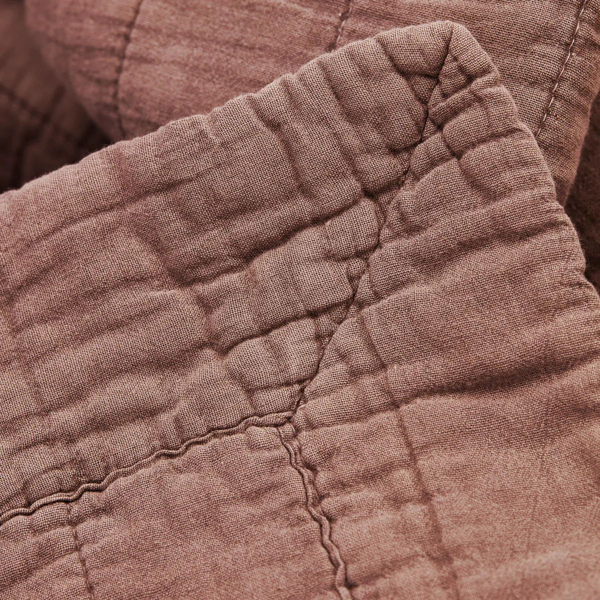 Magnhild quilted bedspread 280x280 cm, Berry byNORD