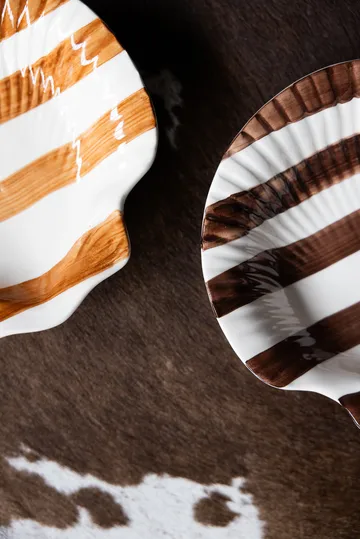 Armona stripe plate 23.5x23.5 cm - Dark brown-white - Byon