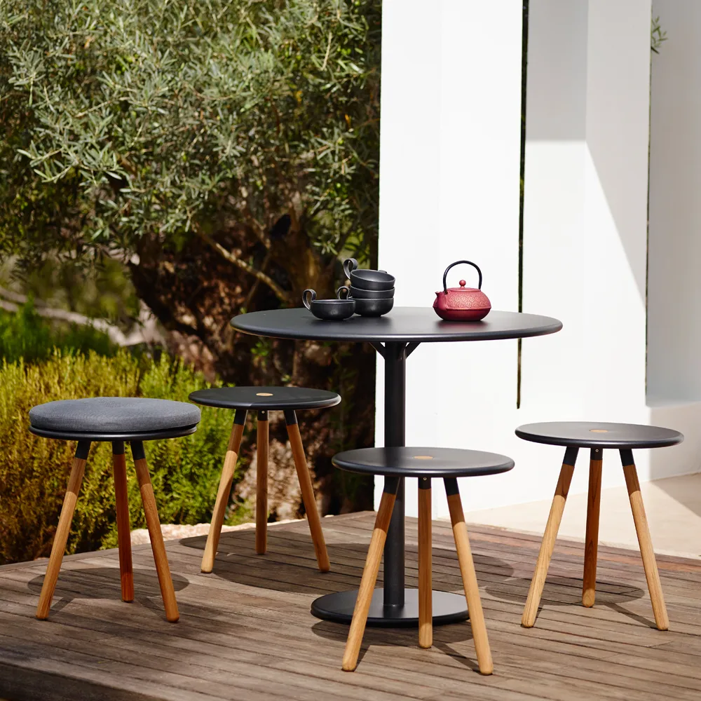 Go coffee table Ø80 cm, Light grey-lava grey Cane-line
