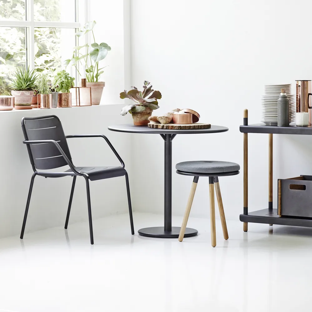 Go coffee table Ø80 cm, White-lava grey Cane-line