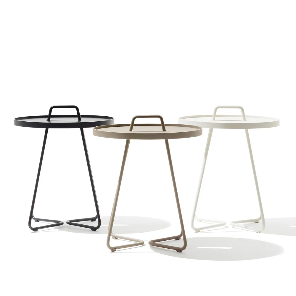 On the move table Ø37 cm, Black Cane-line