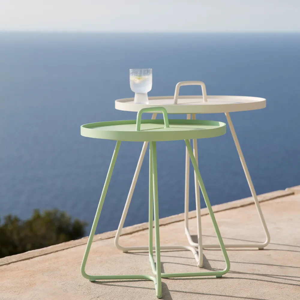 On the move table Ø37 cm, Black Cane-line