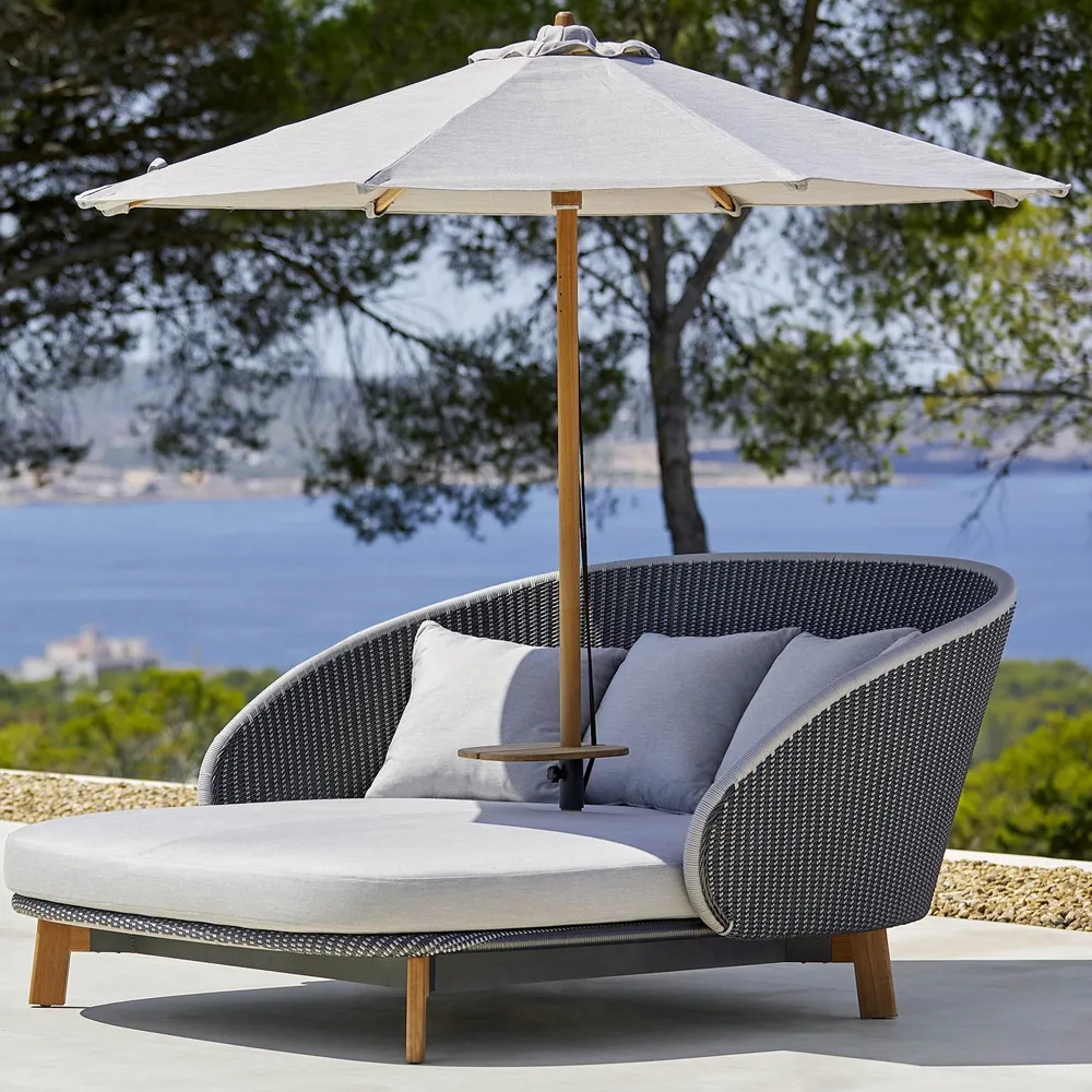 Peacock Weave sun lounger, Cane-Line Natté grey/light grey, incl. light grey cushions & table Cane-line