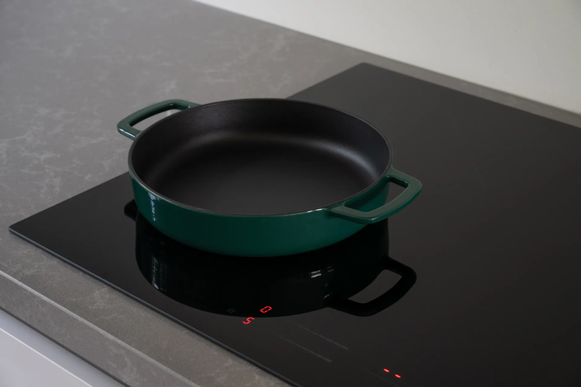 Combekk Enameled cast iron frying pan Ø24 cm, Holly Green Combekk