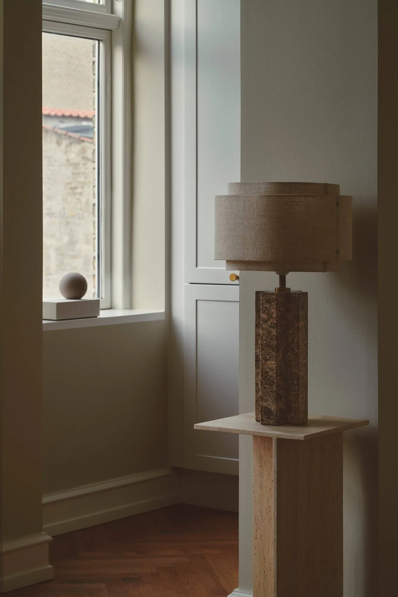 Takai marble table lamp, Beige, Ø30x55 cm Design For The People