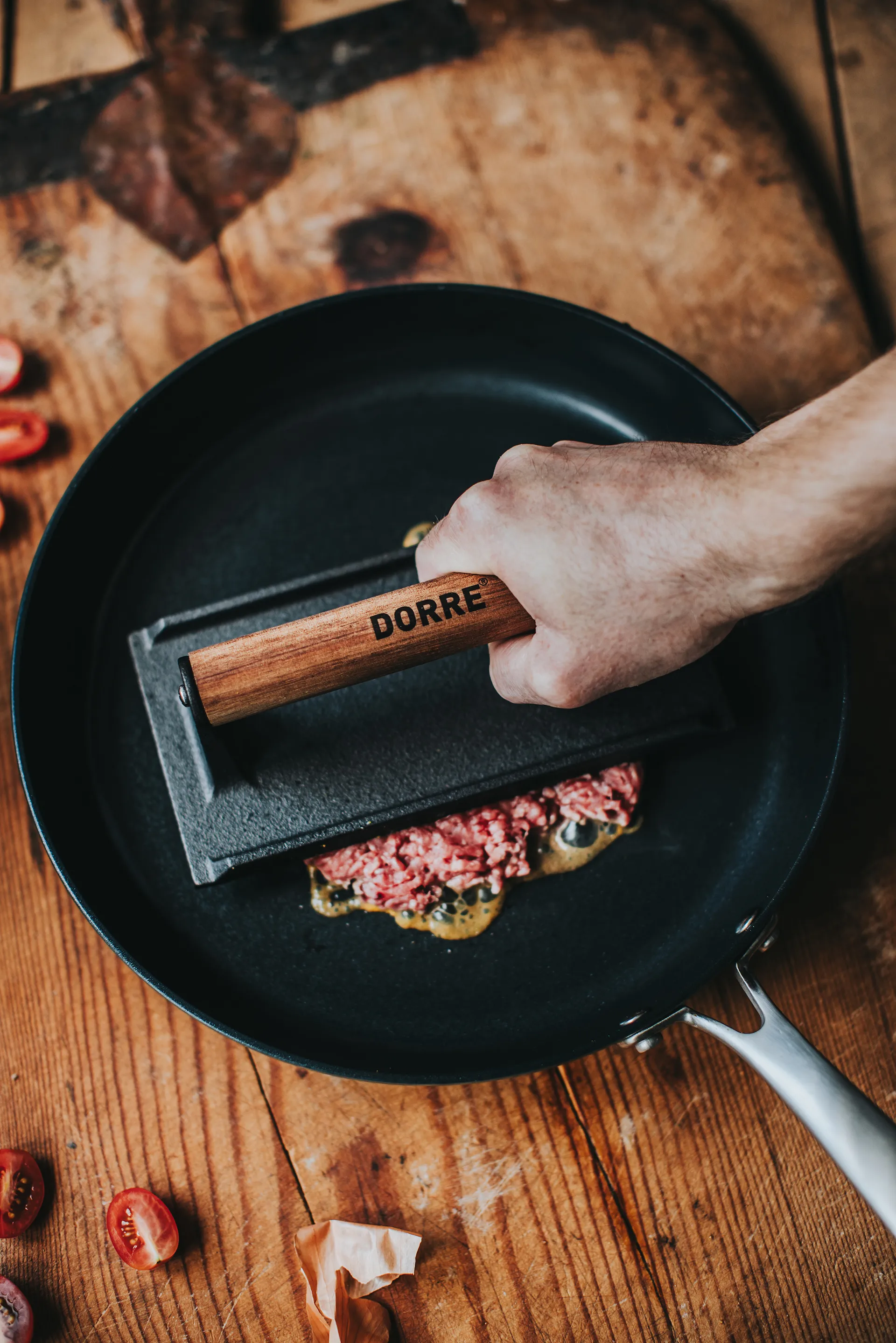 Griffin grill press/steak weight, Cast iron, wooden handle, 20x10 cm Dorre