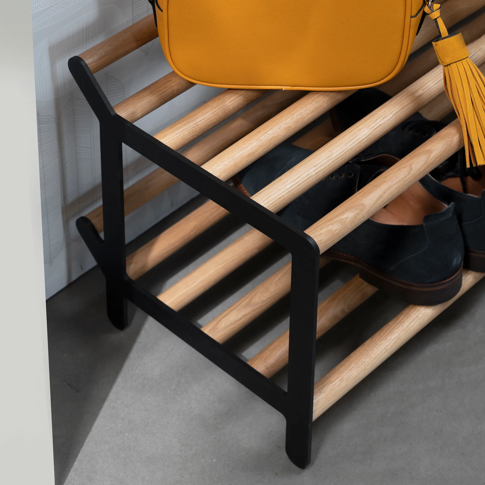 Tamburin shoe shelf 100 cm, oak-black Essem Design