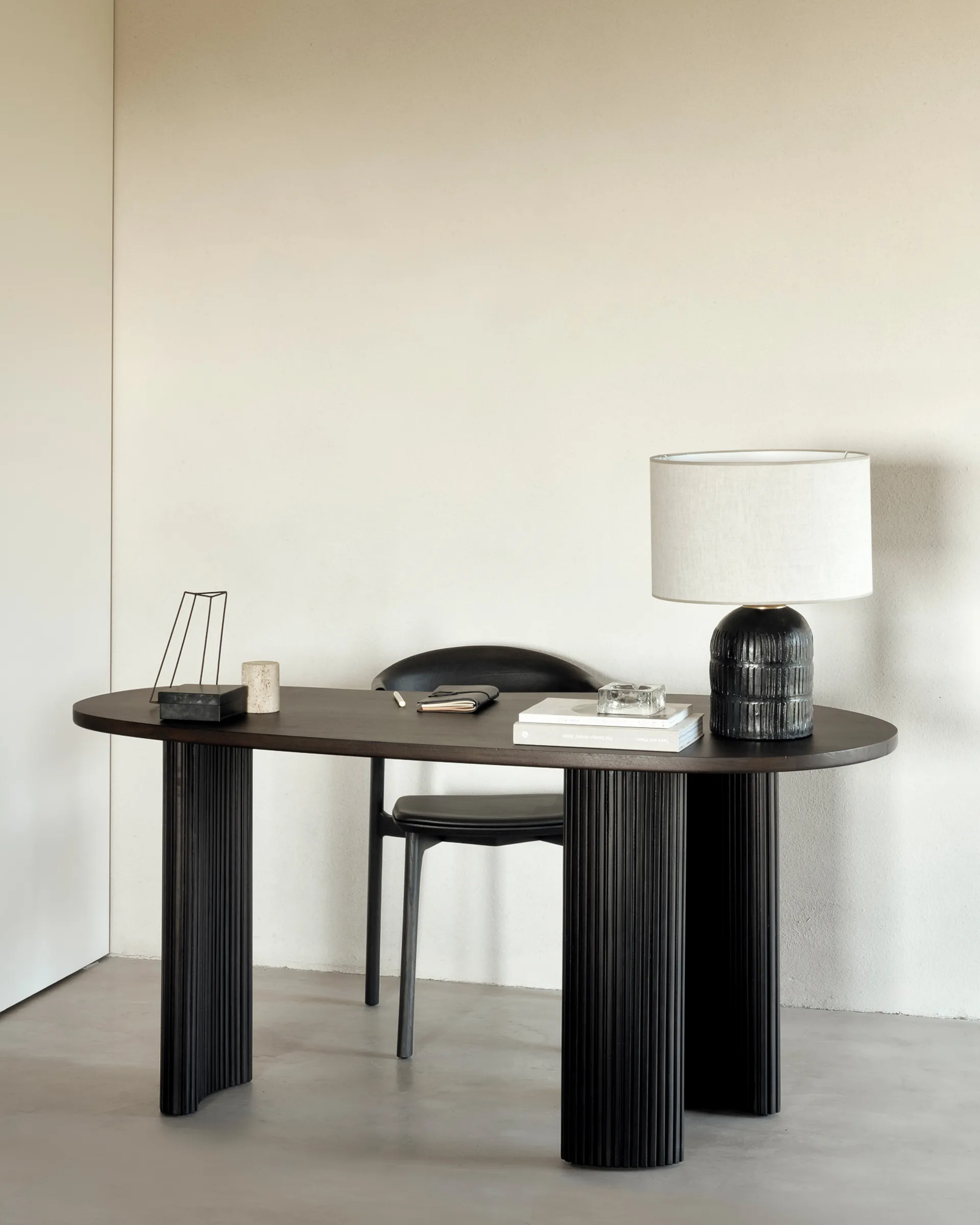 Boomerang desk, Dark brown stained mahogany,160x83x76 cm Ethnicraft