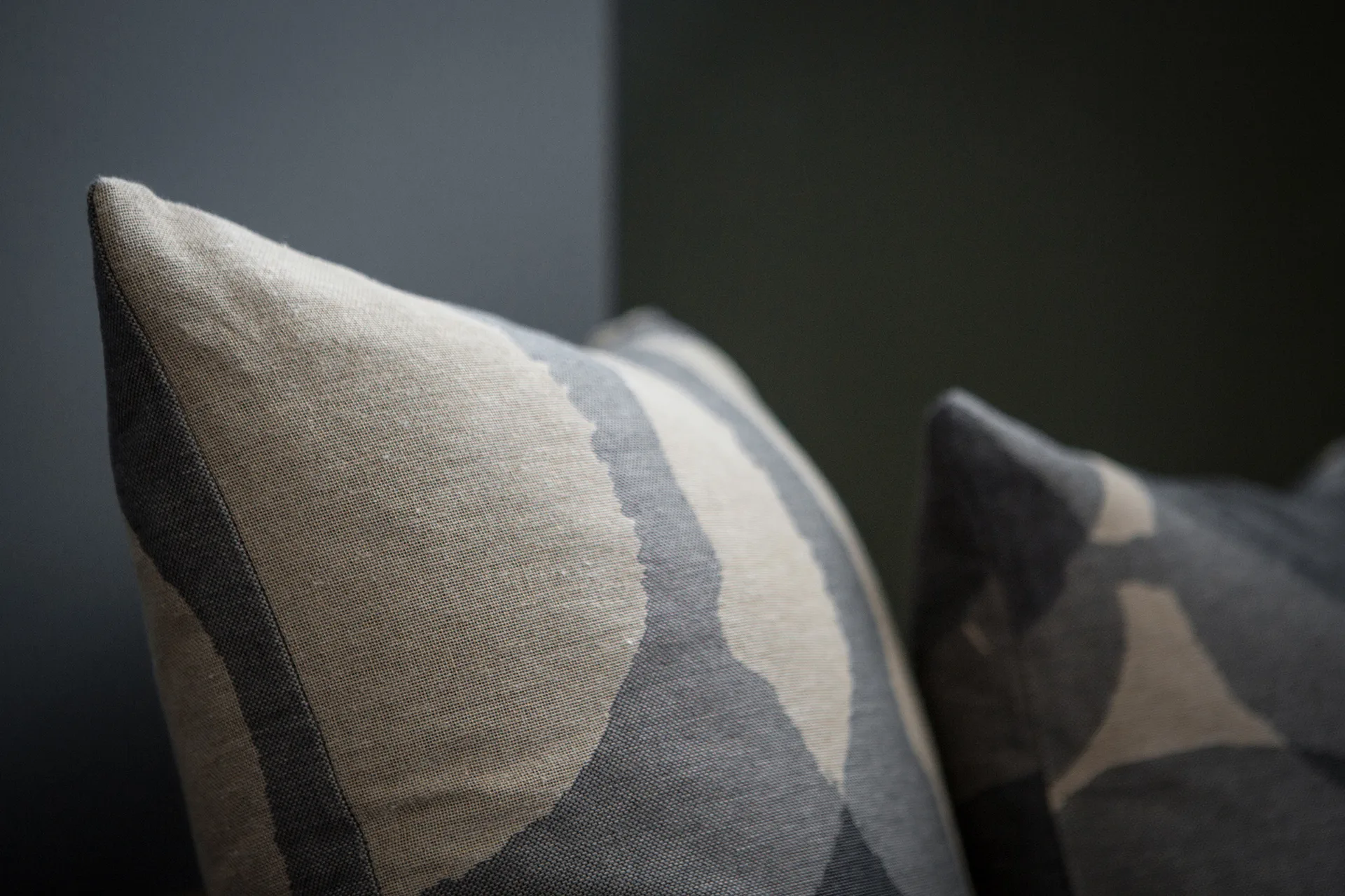Layered Dots cushion, 50x50 cm Ethnicraft