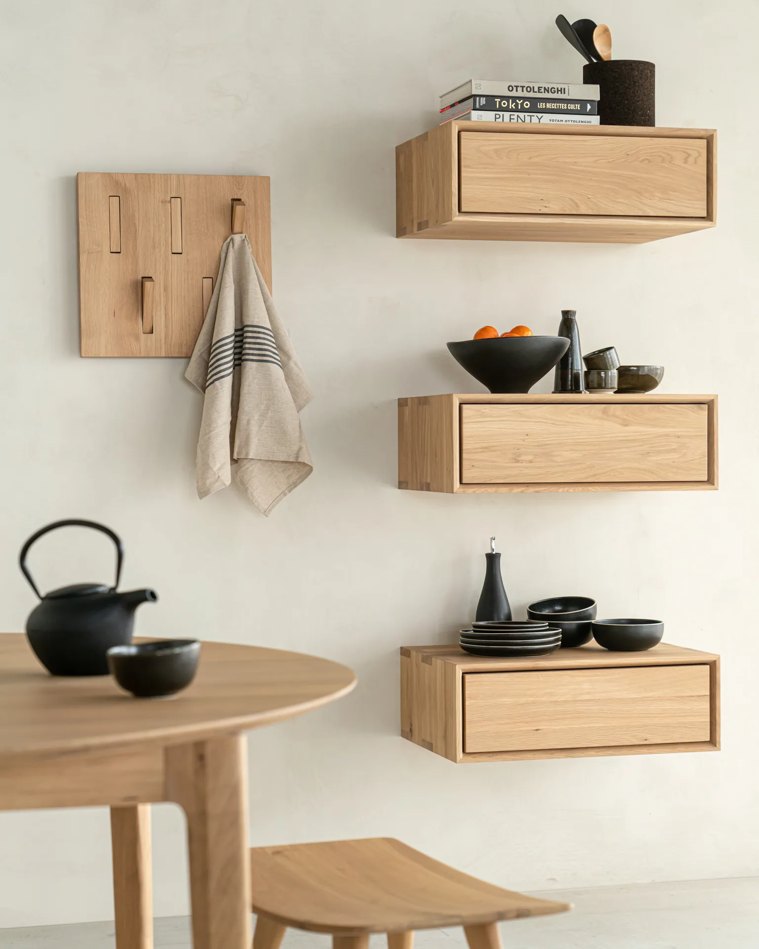 Utilitile wall hanger clothes hanger, Oak Ethnicraft