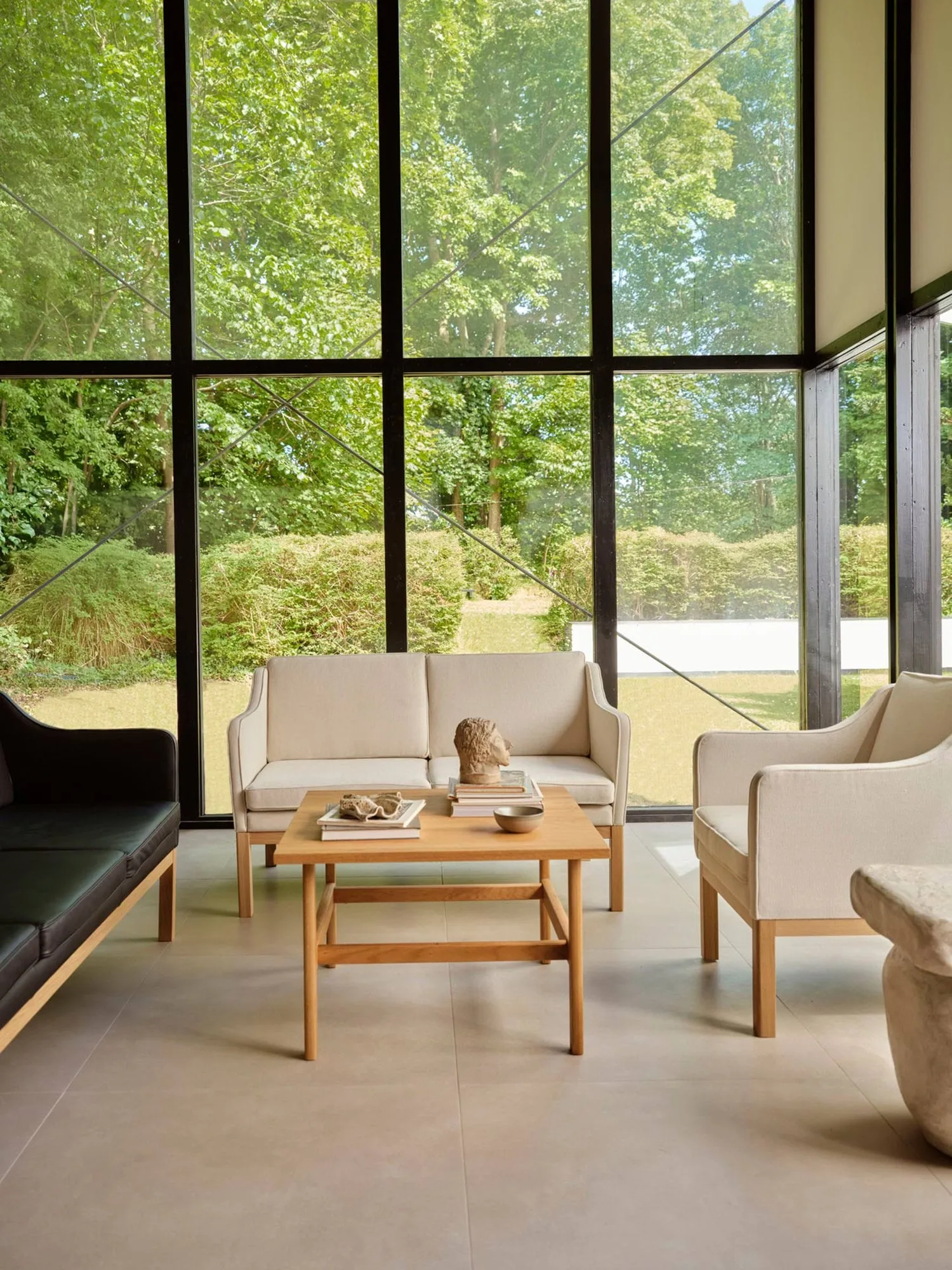 L46 MK155 armchair, Lacquered oak-leather cognac FDB Møbler