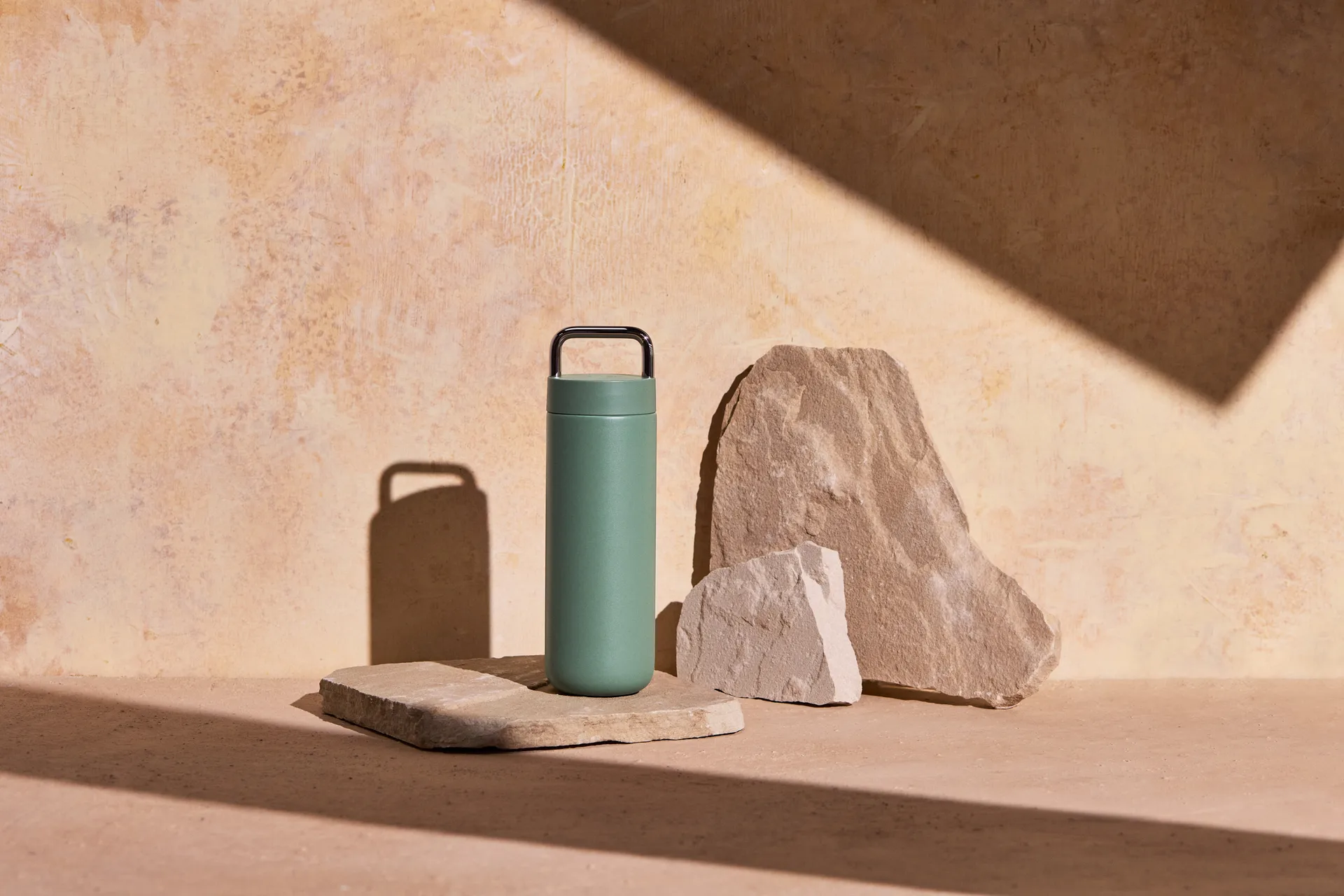 Carter Carry thermos mug limited edition 59 cl, Smoke green Fellow