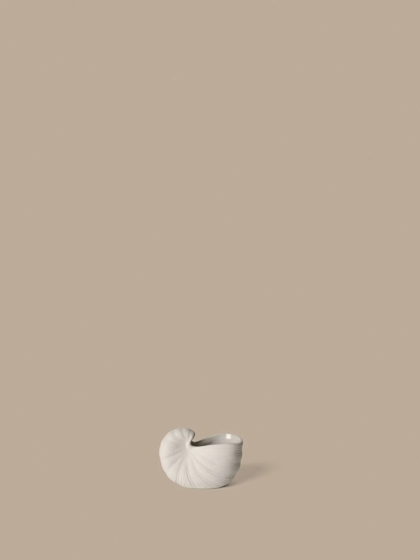Shell flower pot, Off-white, 11x5.5x7.7 cm Ferm Living