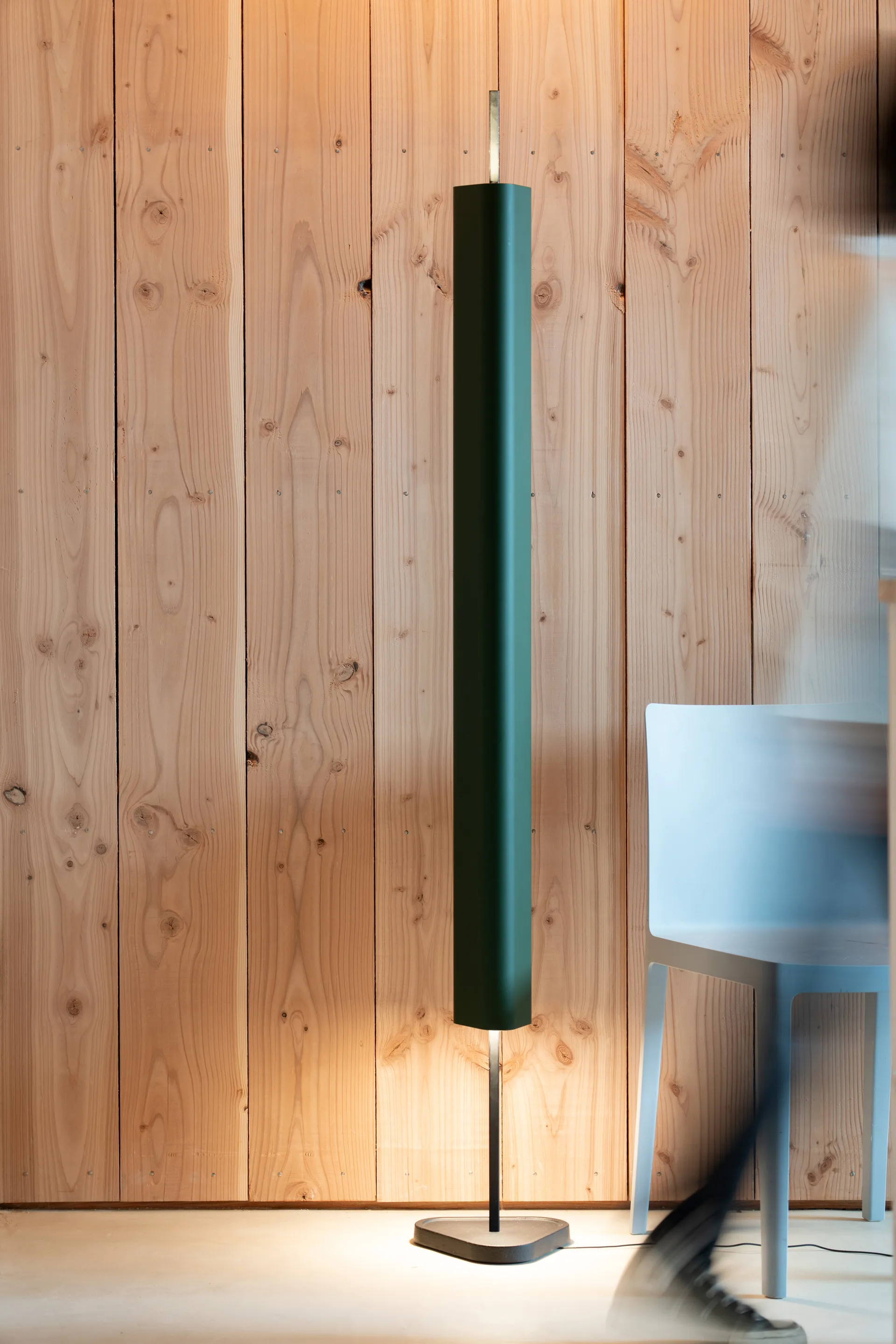 EMI floor lamp 170 cm, Deep blue Flos