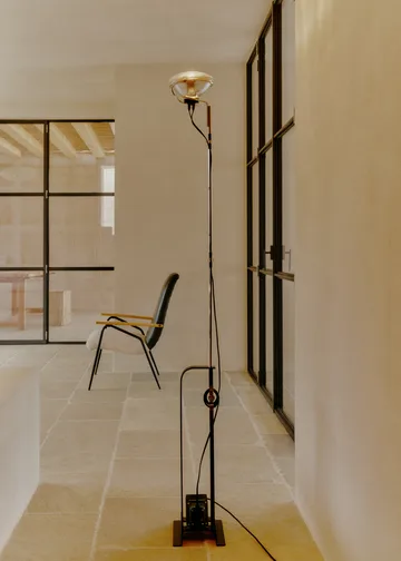 Toio LED floor lamp - black (GB) - Flos