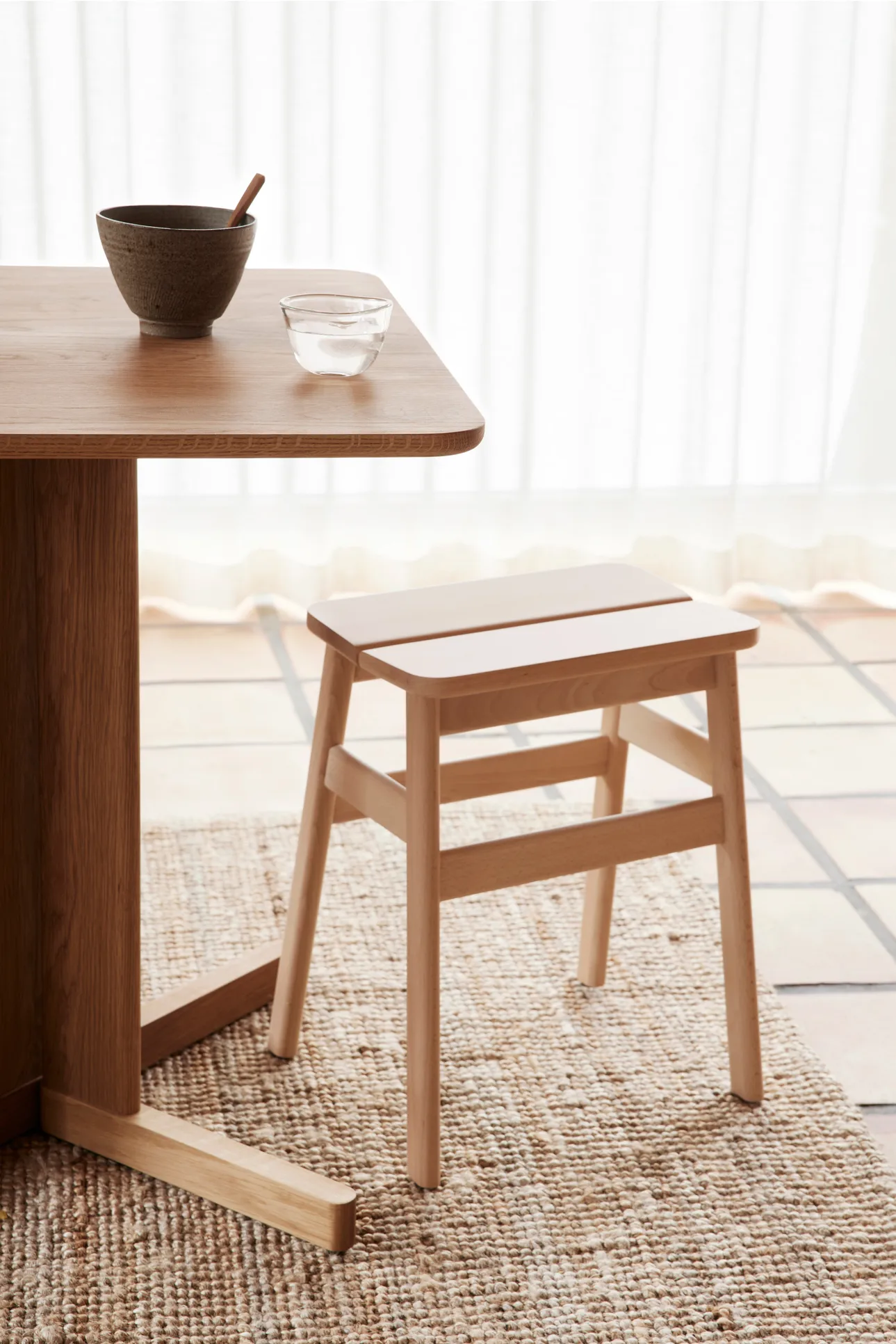 Angle Standard round stool 45 cm, Beech, Ø32x46 cm Form & Refine