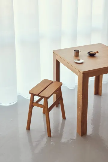 Angle Standard round stool 45 cm - Oak, Ø32x46 cm - Form & Refine