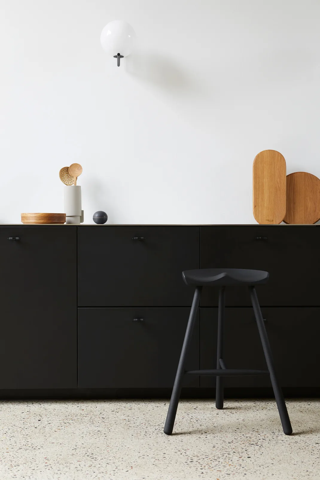 Shoemaker Chair chair No. 68, Black Form & Refine
