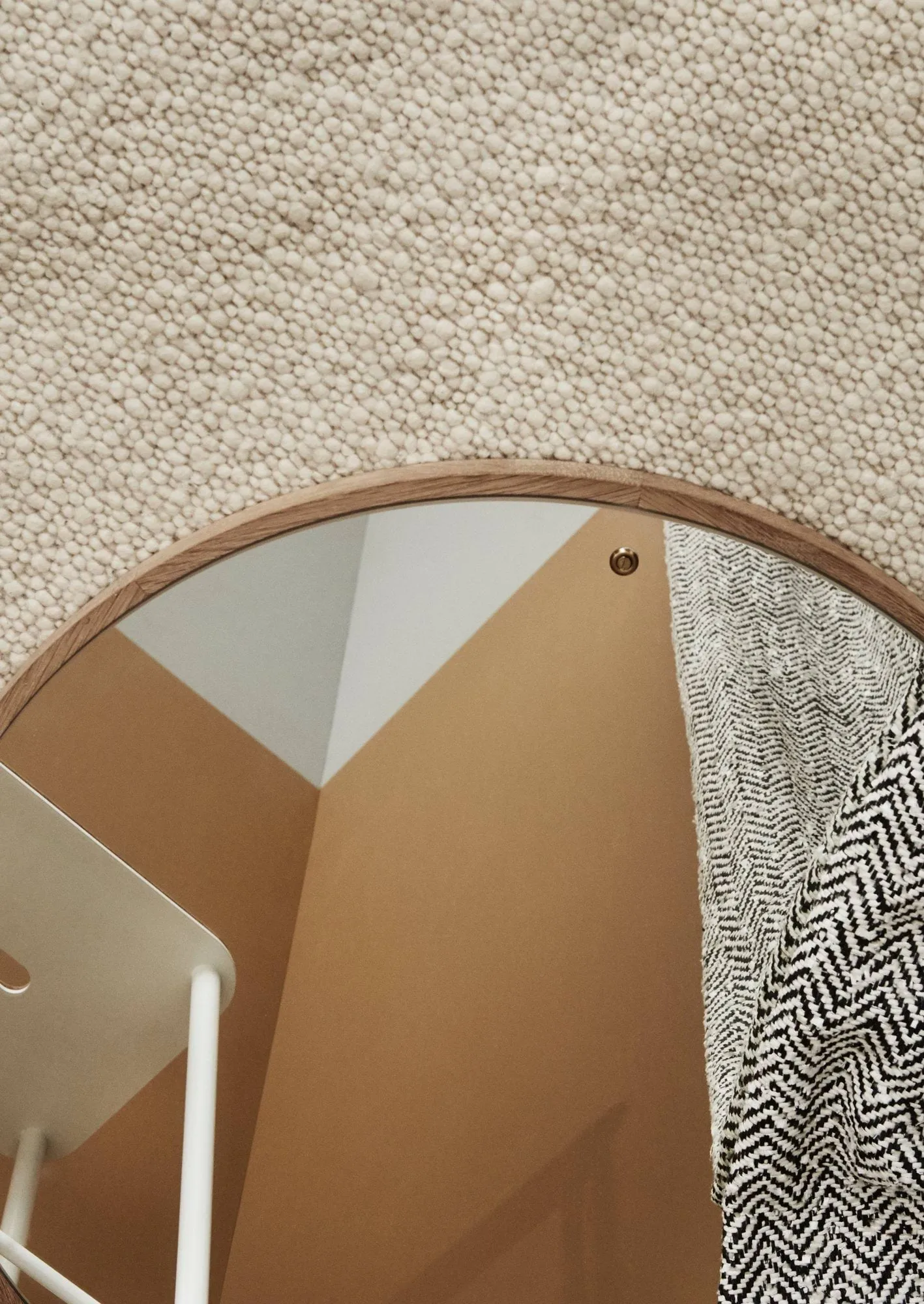 CM Circle mirror, Oak, medium, Ø60 cm FRAMA