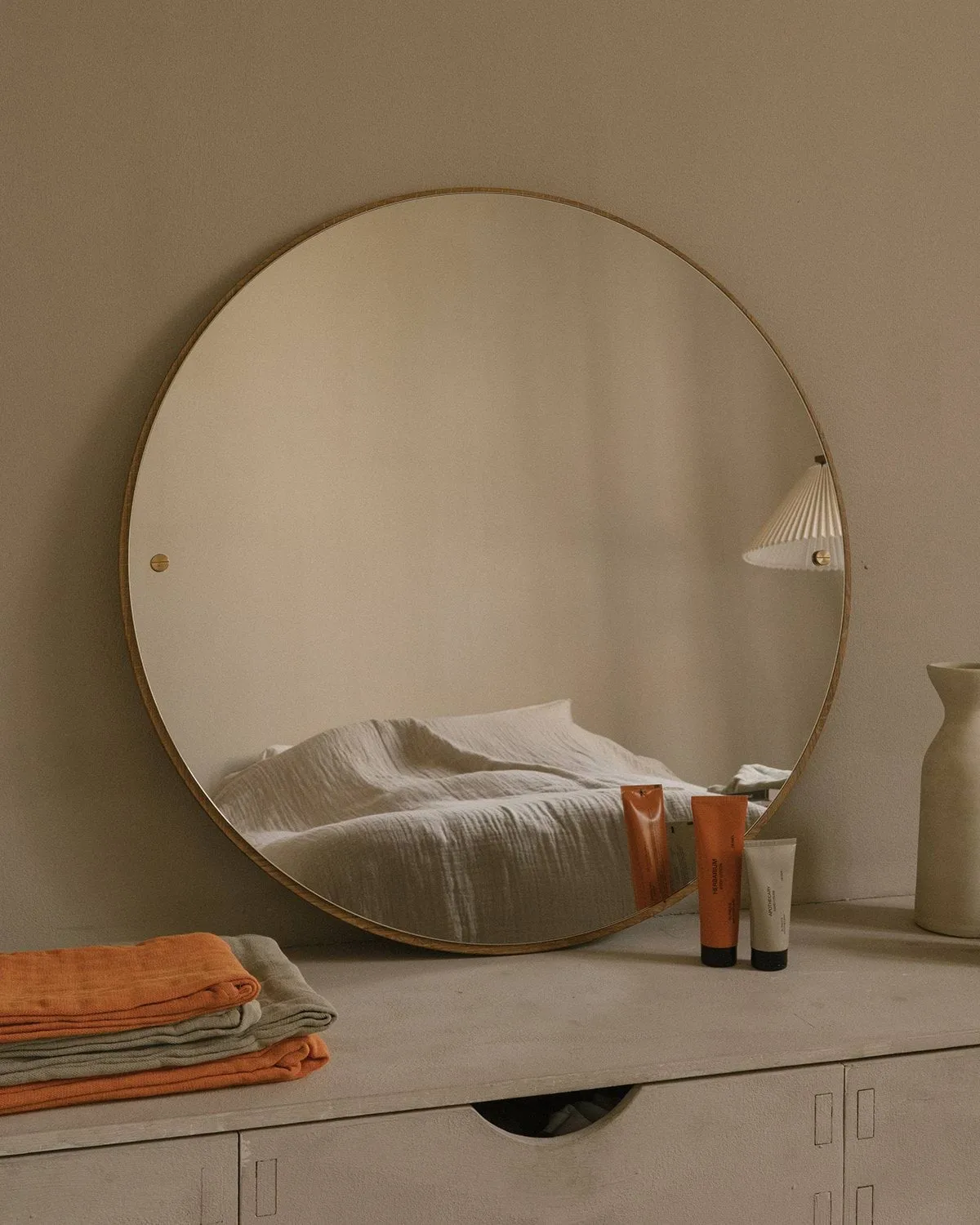 CM Circle mirror, Oak, medium, Ø60 cm FRAMA