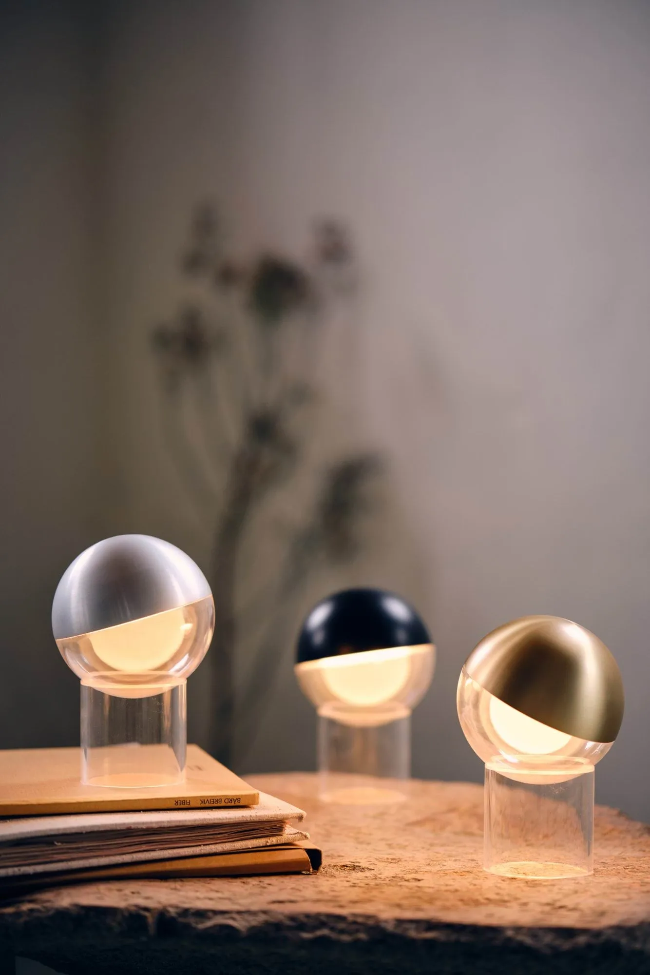 Pila portable table lamp, Brushed aluminium Frandsen